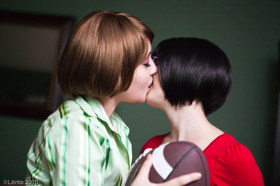 Lesbian-Haloween costume-ideas-Peppermint Patty and Marcie.