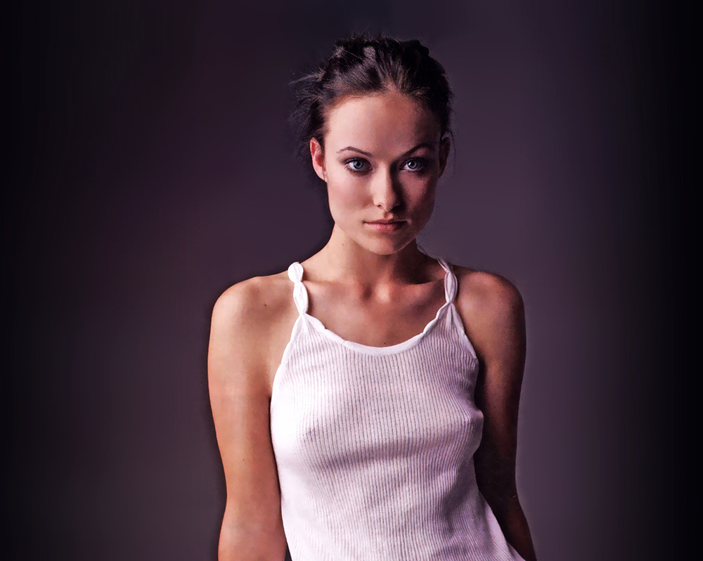 WCW-WomenCushWednesday-Olivia-Wilde-08