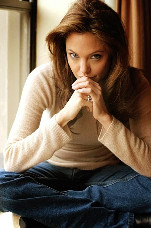 Angelina Jolie-010