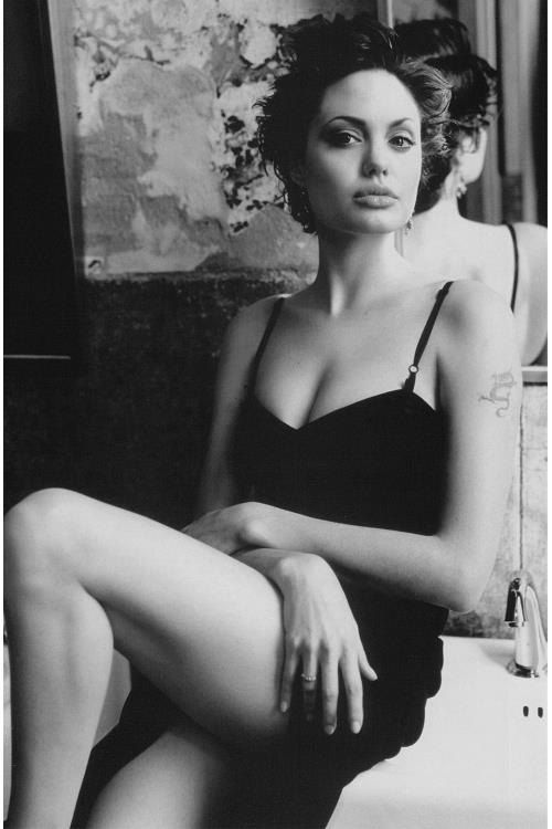 Angelina Jolie-022