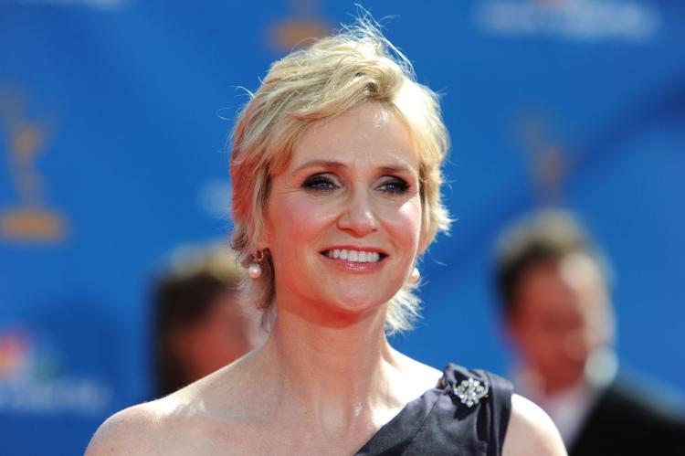 Jane Lynch-05